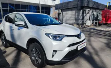 Toyota RAV4 2018 года за 10 900 000 тг. в Алматы фото 2