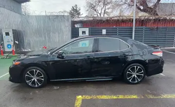 Toyota Camry 2018 года за 13 000 000 тг. в Алматы