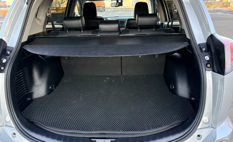 Toyota RAV4 2016 года за 14 800 000 тг. в Астана