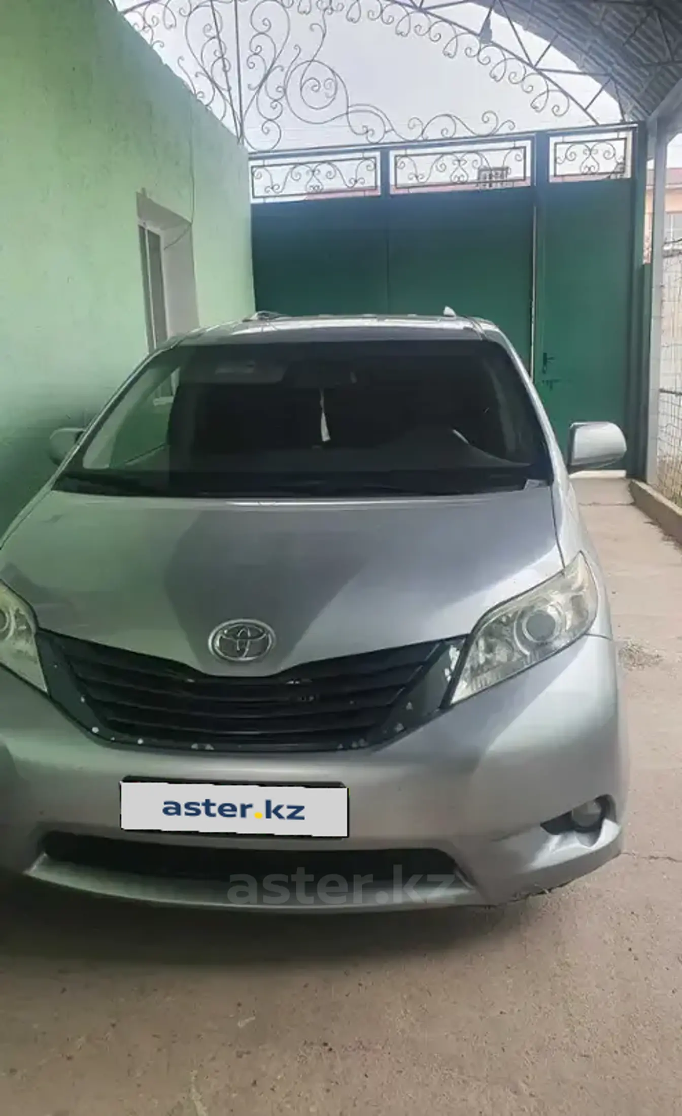 Toyota Sienna 2014 года за 9 500 000 тг. в Туркестанская область фото 1