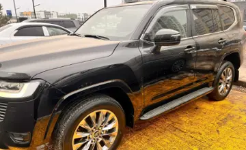 Toyota Land Cruiser 2024 года за 62 000 000 тг. в Алматы фото 1