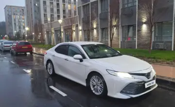 Toyota Camry 2018 года за 11 800 000 тг. в Шымкент фото 4