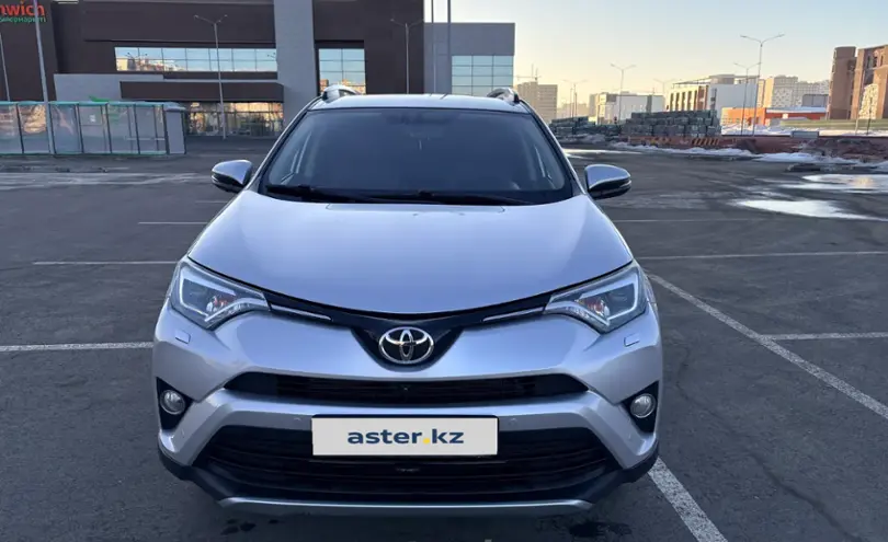 Toyota RAV4 2016 года за 14 800 000 тг. в Астана