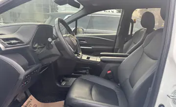 Toyota Sienna 2023 года за 24 500 000 тг. в Алматы фото 3