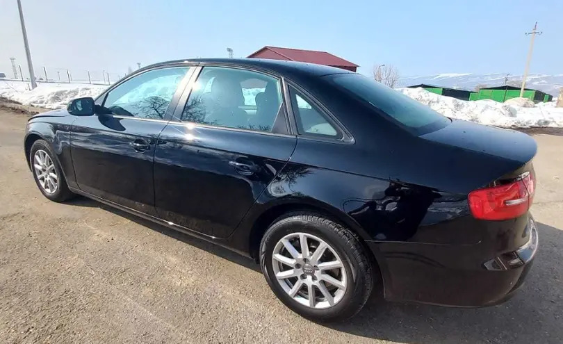 Audi A4 2014 года за 9 600 000 тг. в Алматы
