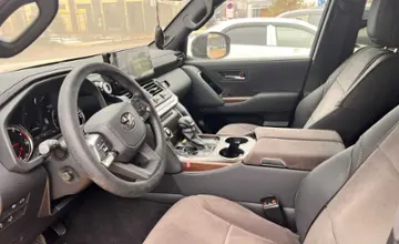 Toyota Land Cruiser 2024 года за 62 000 000 тг. в Алматы