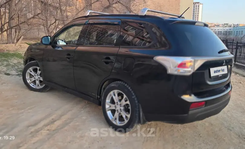 Mitsubishi Outlander 2012 года за 6 800 000 тг. в Актау