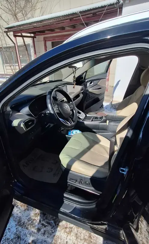 Hyundai Santa Fe 2021 года за 12 000 000 тг. в Астана фото 3