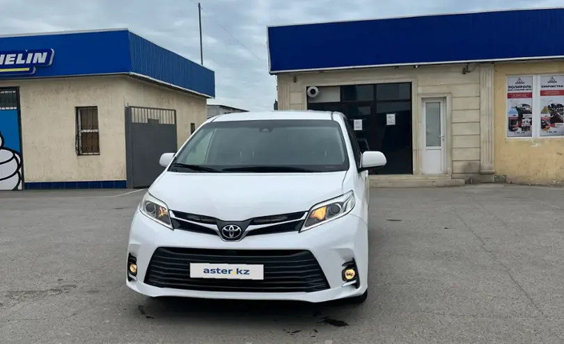 Toyota Sienna 2020 года за 14 000 000 тг. в Мангистауская область