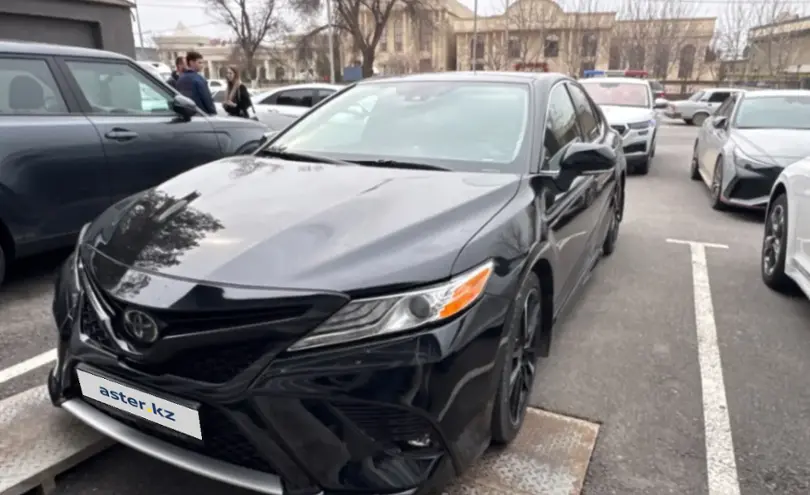 Toyota Camry 2020 года за 13 000 000 тг. в Шымкент