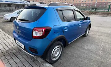 Renault Sandero 2015 года за 4 000 000 тг. в Атырау фото 4