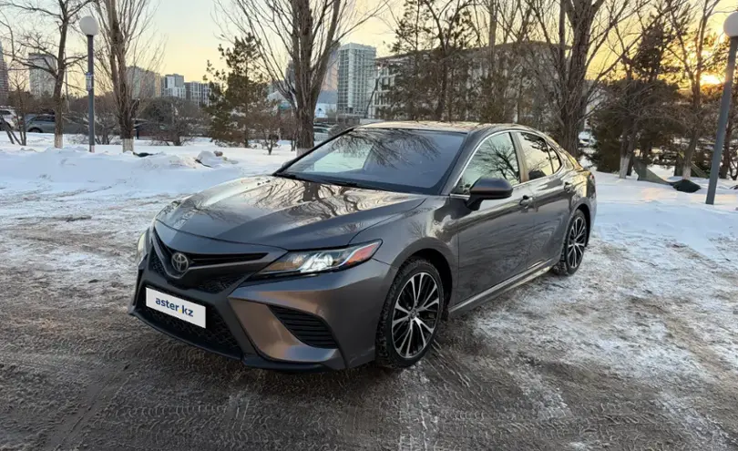 Toyota Camry 2020 года за 11 500 000 тг. в Астана