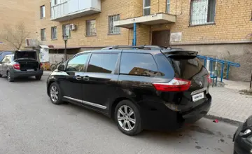 Toyota Sienna 2015 года за 15 200 000 тг. в Астана