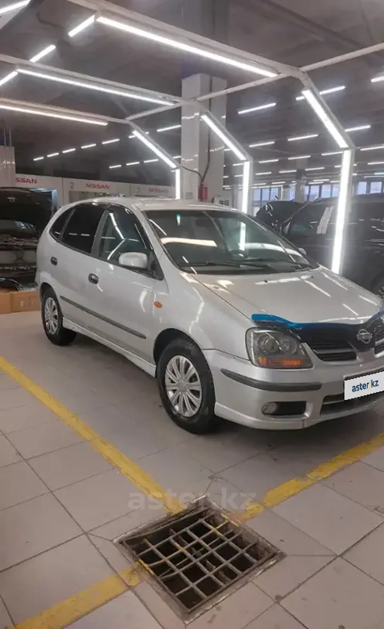 Nissan Almera Tino 2001 года за 1 500 000 тг. в Алматы