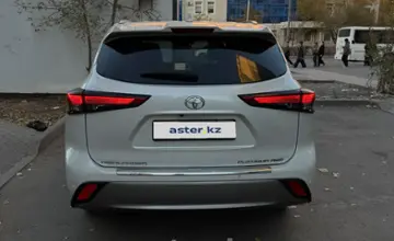 Toyota Highlander 2022 года за 24 000 000 тг. в Астана фото 3