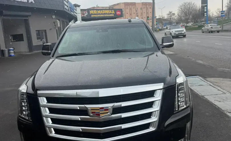 Cadillac Escalade 2019 года за 28 000 000 тг. в Шымкент