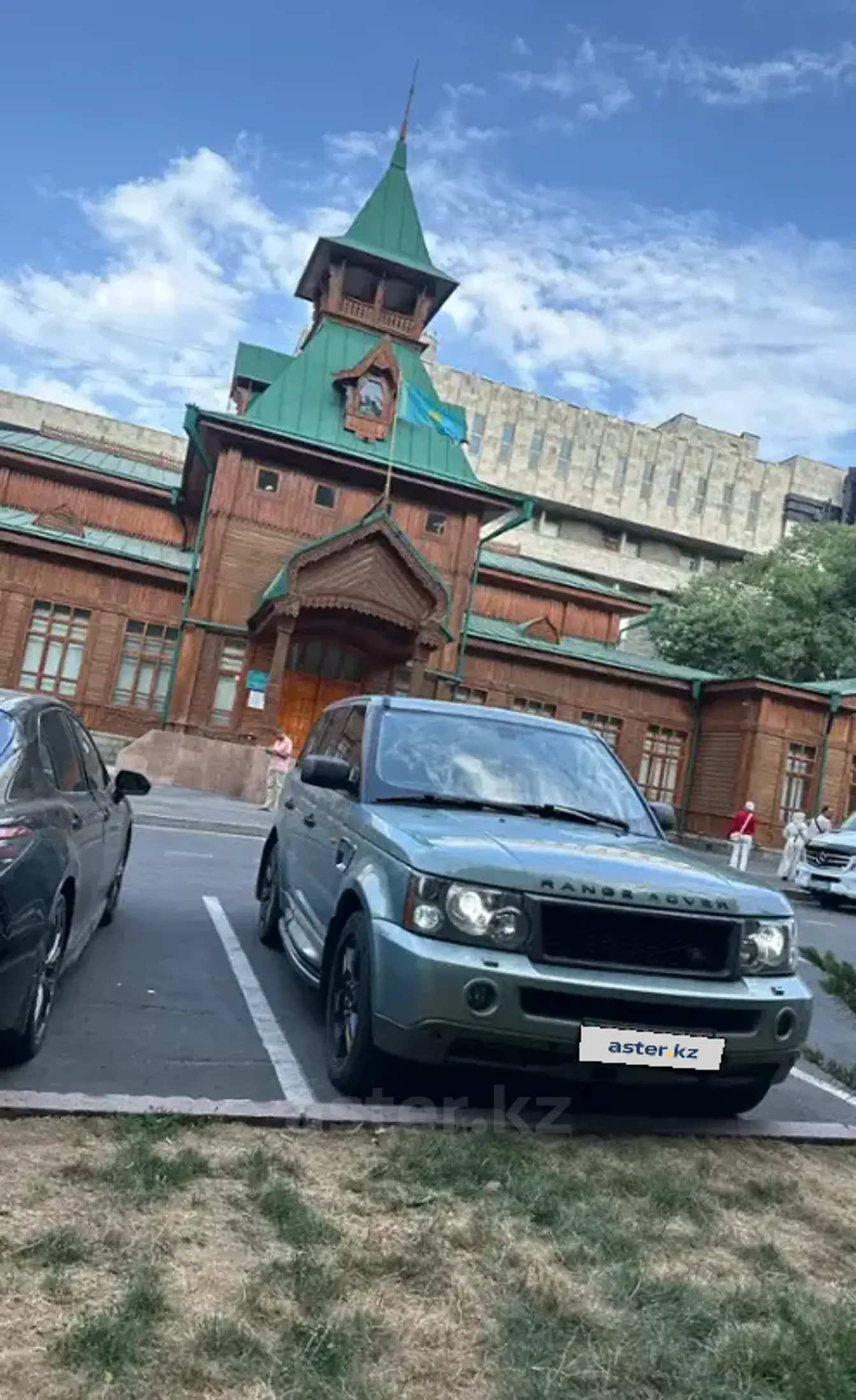 Land Rover Range Rover Sport 2008 года за 4 500 000 тг. в Алматы фото 1