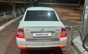 LADA (ВАЗ) Priora 2014 года за 2 000 000 тг. в Атырау фото 4