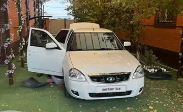 LADA (ВАЗ) Priora 2014 года за 2 000 000 тг. в Атырау фото 3