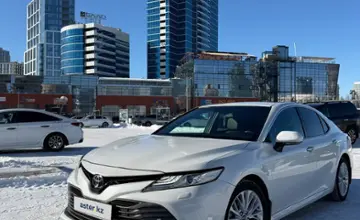 Toyota Camry 2019 года за 14 000 000 тг. в Астана фото 2