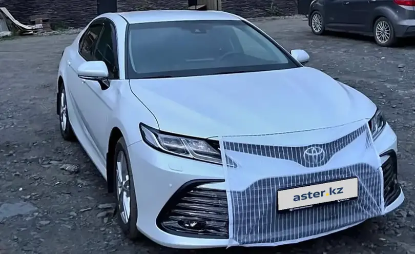 Toyota Camry 2023 года за 15 500 000 тг. в Павлодар