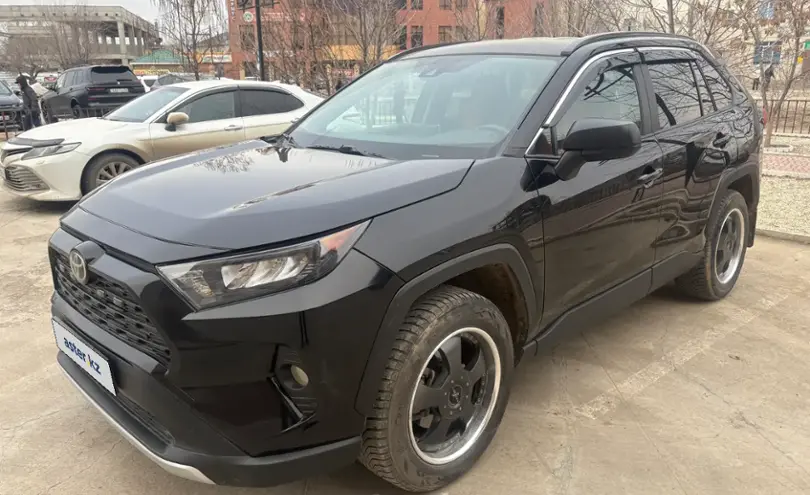 Toyota RAV4 2020 года за 13 000 000 тг. в Атырау фото 2