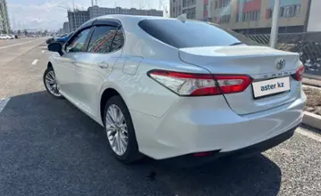Toyota Camry 2020 года за 12 300 000 тг. в Алматы фото 2