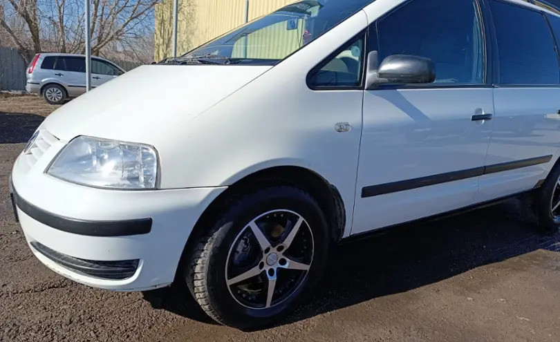 Volkswagen Sharan 2001 года за 3 900 000 тг. в Караганда