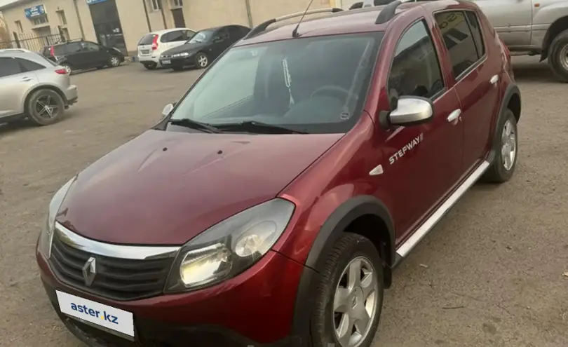 Renault Sandero 2013 года за 3 800 000 тг. в Астана