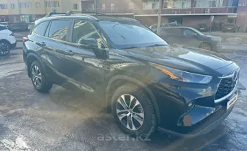 Toyota Highlander 2022 года за 25 000 000 тг. в Астана фото 4