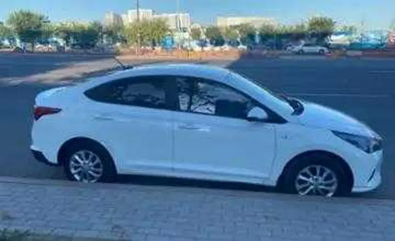 Hyundai Accent 2020 года за 5 500 000 тг. в Астана фото 3