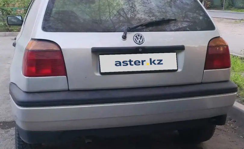 Volkswagen Golf 1993 года за 1 550 000 тг. в Алматы фото 3