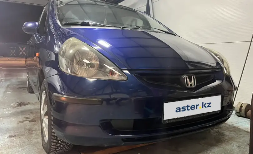 Honda Jazz 2003 года за 3 000 000 тг. в Семей фото 1