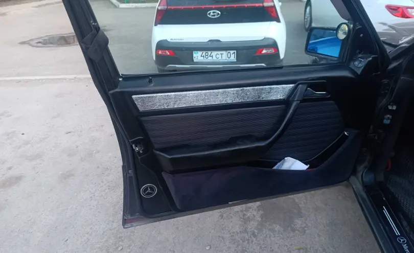 Mercedes-Benz W124 1988 года за 1 200 000 тг. в Астана фото 4