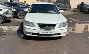 Hyundai Sonata 2010 года за 3 800 000 тг. в Астана фото 2
