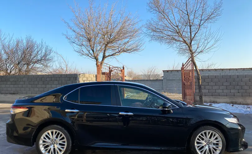 Toyota Camry 2018 года за 13 500 000 тг. в Шымкент фото 3