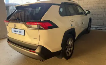 Toyota RAV4 2021 года за 14 950 000 тг. в Шымкент фото 3