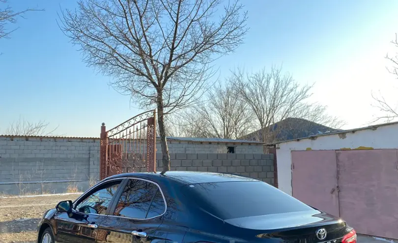 Toyota Camry 2018 года за 13 500 000 тг. в Шымкент
