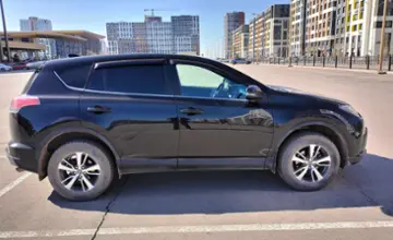 Toyota RAV4 2017 года за 12 800 000 тг. в Астана фото 3