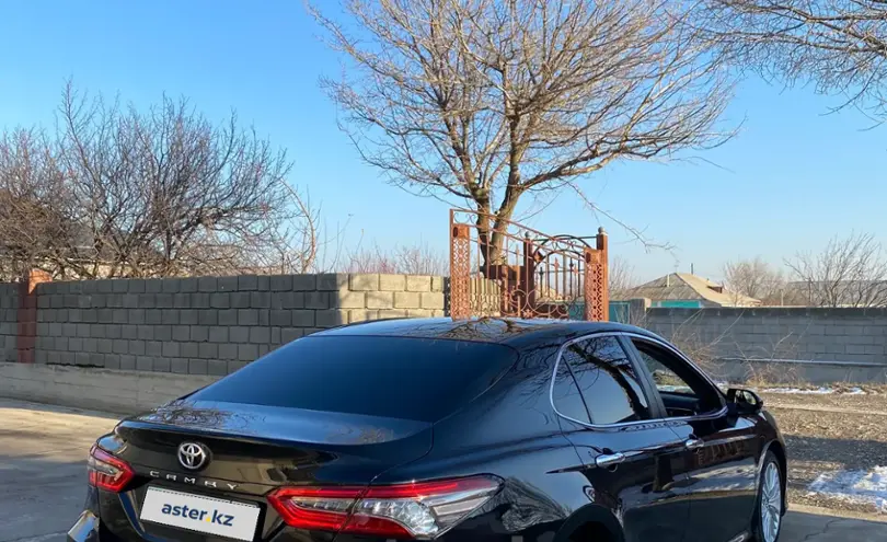 Toyota Camry 2018 года за 13 500 000 тг. в Шымкент фото 4