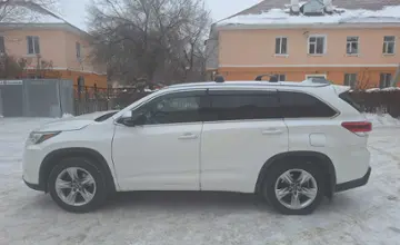 Toyota Highlander 2017 года за 15 500 000 тг. в Актюбинская область фото 3