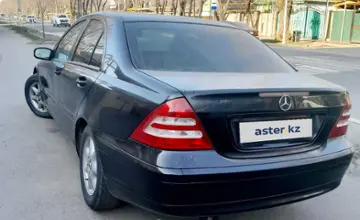 Mercedes-Benz C-Класс 2003 года за 2 400 000 тг. в Алматы