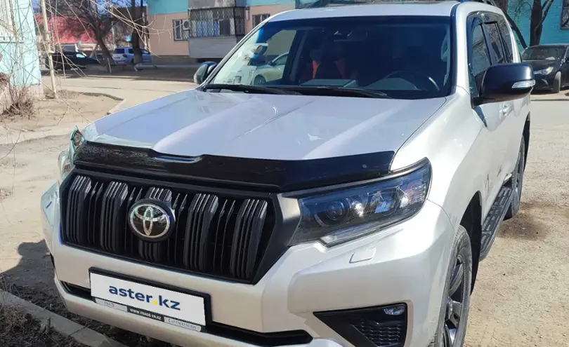 Toyota Land Cruiser Prado 2023 года за 28 500 000 тг. в Актобе