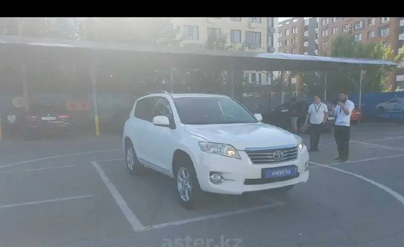 Toyota RAV4 2011 года за 8 000 000 тг. в Алматы фото 2