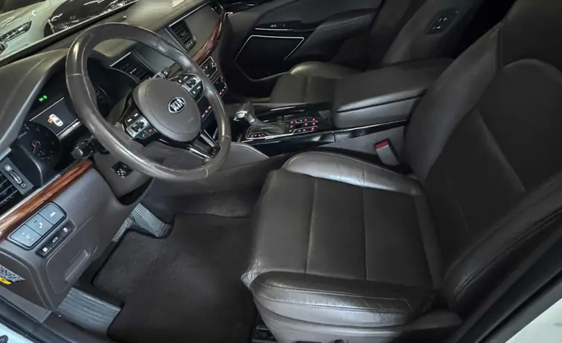 Kia K7 2017 года за 9 800 000 тг. в Астана