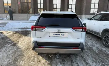 Toyota RAV4 2022 года за 15 900 000 тг. в Астана фото 3