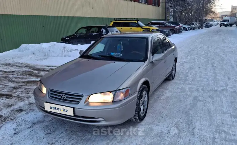 Toyota Camry 2001 года за 3 800 000 тг. в Астана