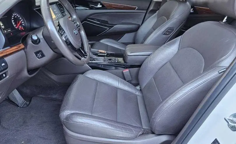 Kia K7 2017 года за 9 300 000 тг. в Астана