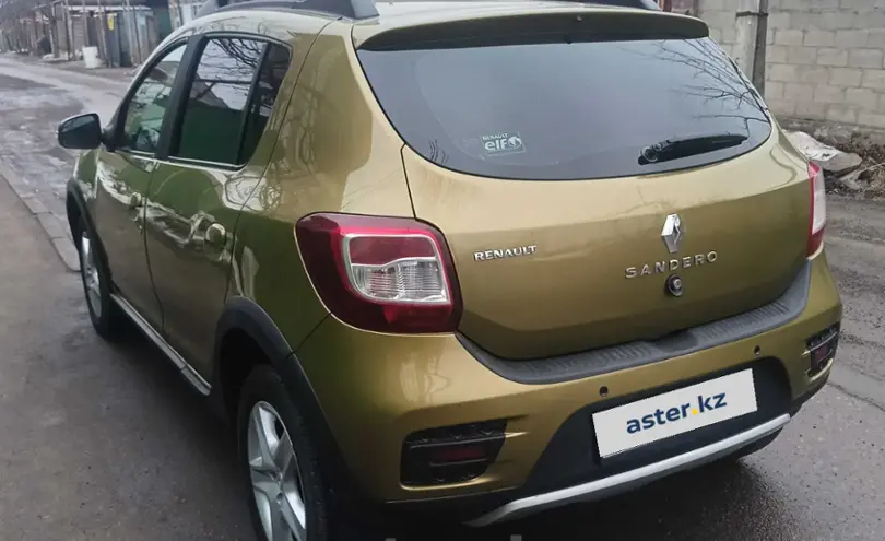 Renault Sandero 2015 года за 3 300 000 тг. в Алматы фото 4