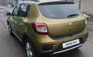 Renault Sandero 2015 года за 3 800 000 тг. в Алматы фото 4